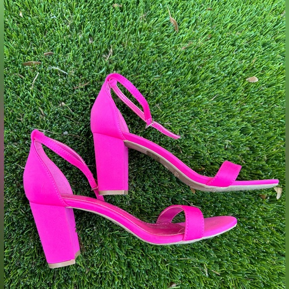 Pink heels - Picture 3 of 3
